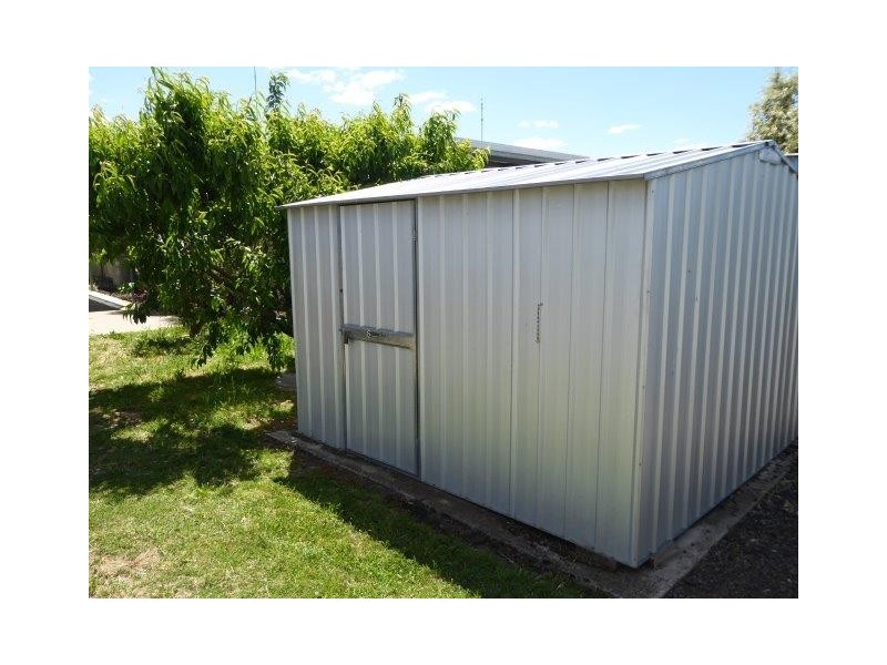 61 Molyneaux Street, Warracknabeal VIC 3393