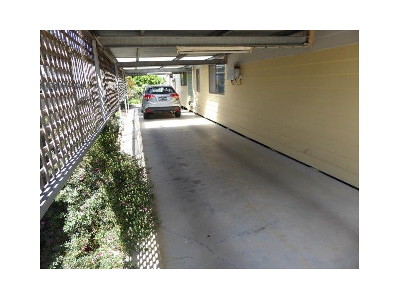 61 Molyneaux Street, Warracknabeal VIC 3393