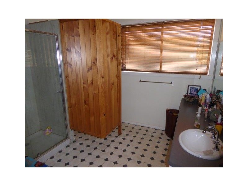 1 Meyer Street, Donald VIC 3480