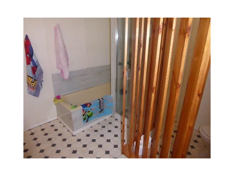 1 Meyer Street, Donald VIC 3480