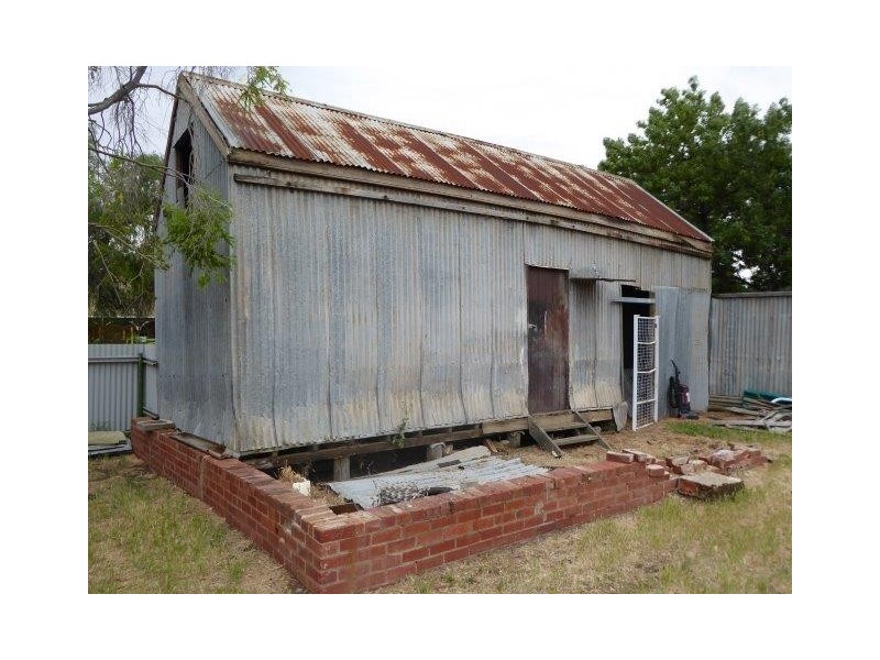 1 Meyer Street, Donald VIC 3480