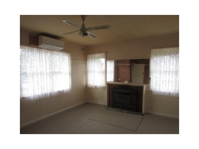 31 Walker Street, Donald VIC 3480