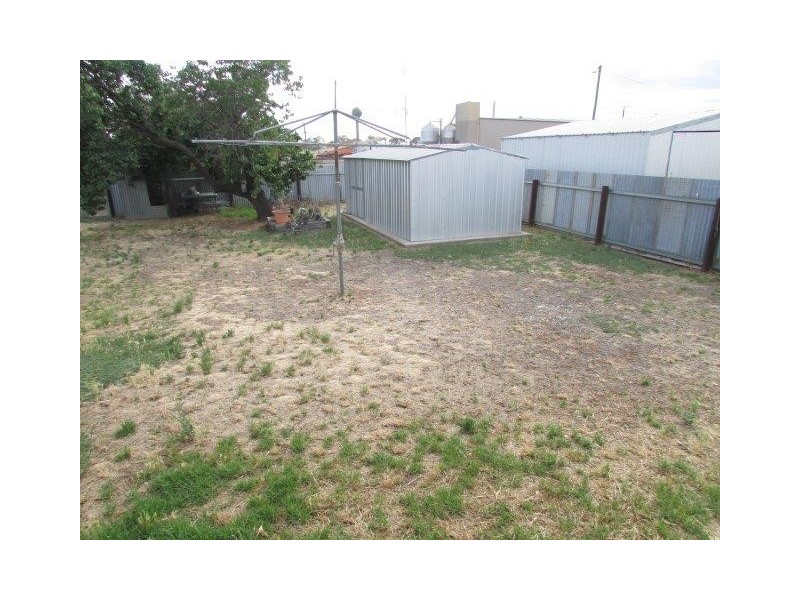 31 Walker Street, Donald VIC 3480