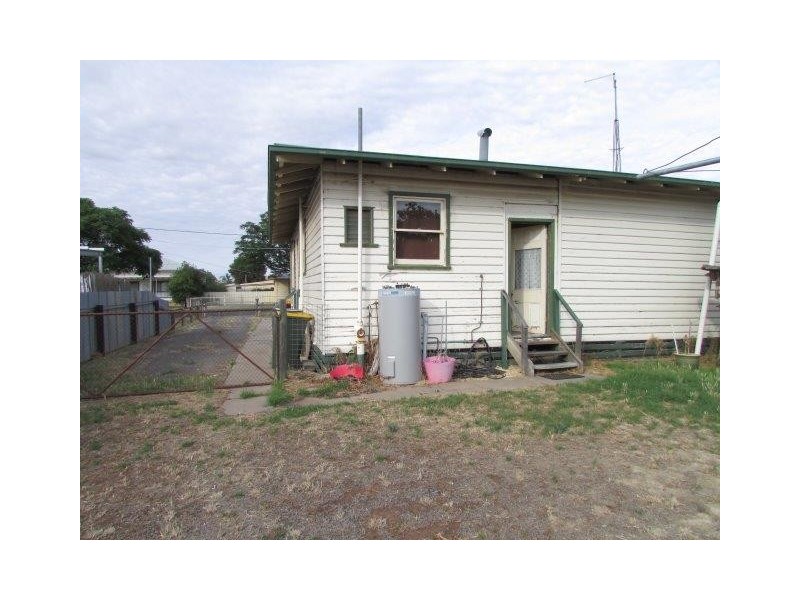 31 Walker Street, Donald VIC 3480