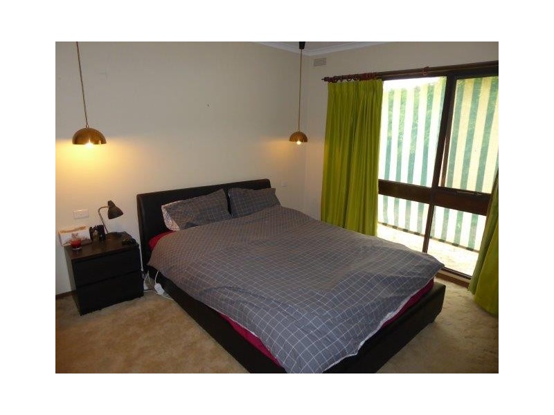 12 Walker Street, Donald VIC 3480