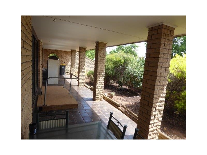 12 Walker Street, Donald VIC 3480
