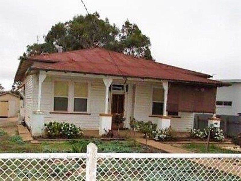 2 Inglewood Road, St Arnaud VIC 3478