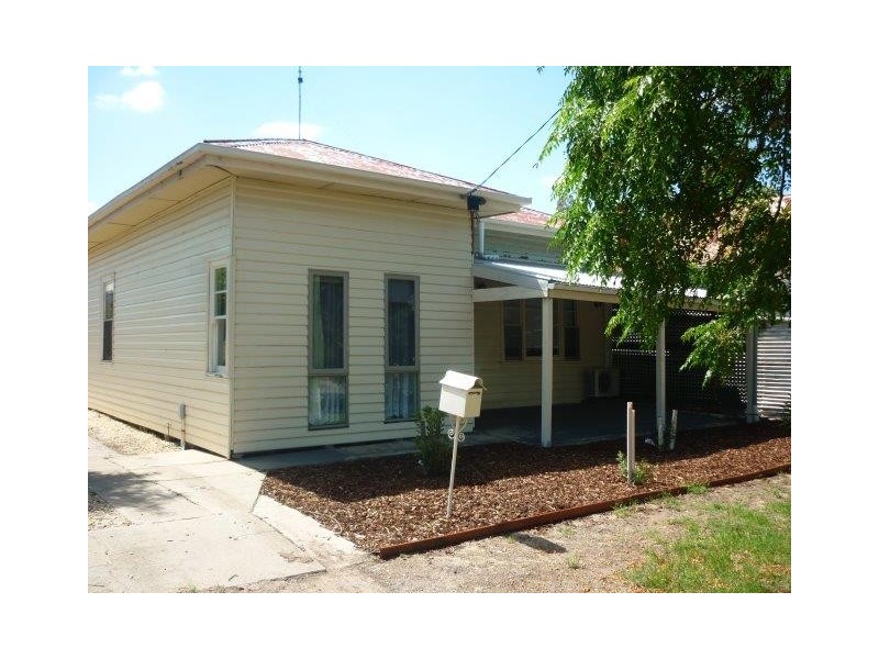 31 Molyneaux Street, Warracknabeal VIC 3393