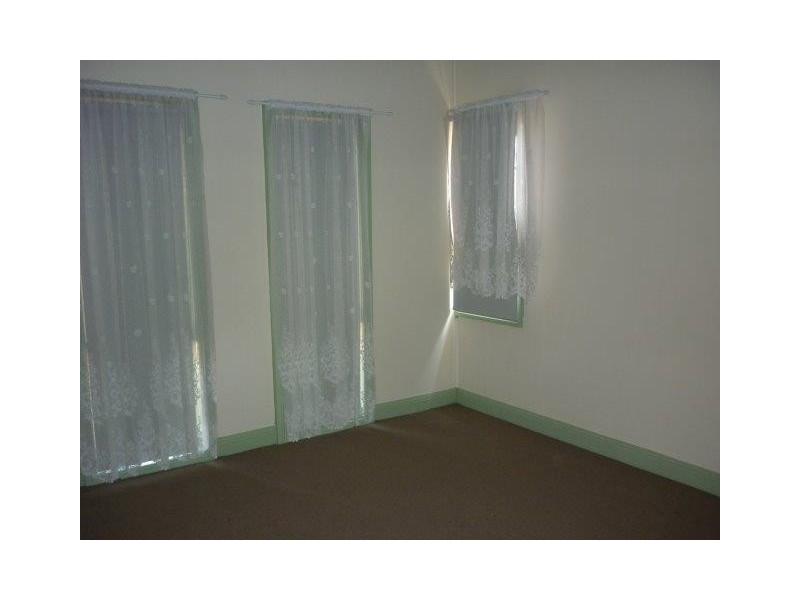 31 Molyneaux Street, Warracknabeal VIC 3393