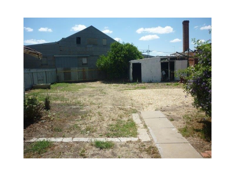 31 Molyneaux Street, Warracknabeal VIC 3393