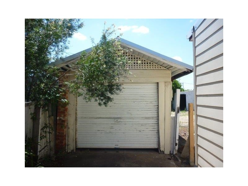 31 Molyneaux Street, Warracknabeal VIC 3393