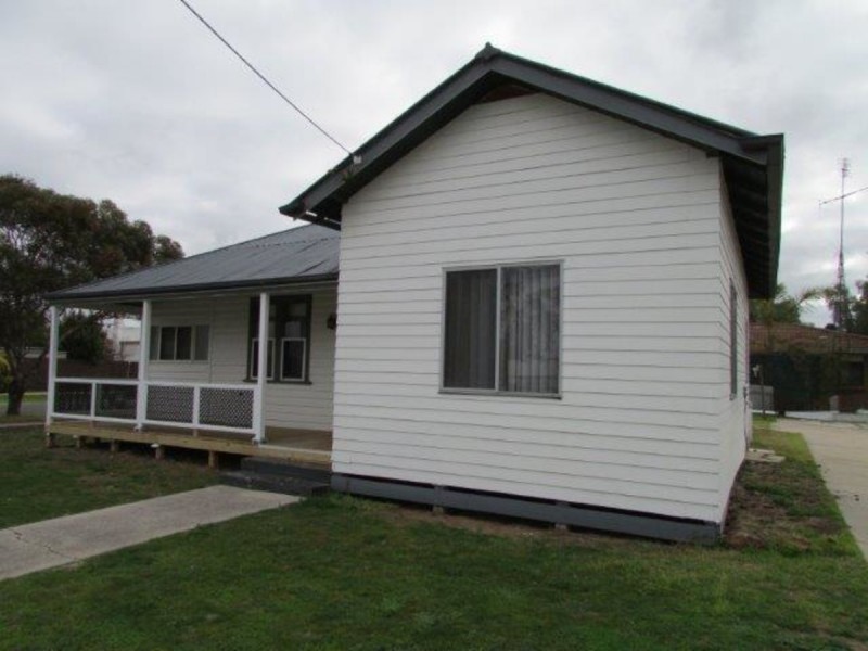 8 O’Brien Street, Warracknabeal VIC 3393