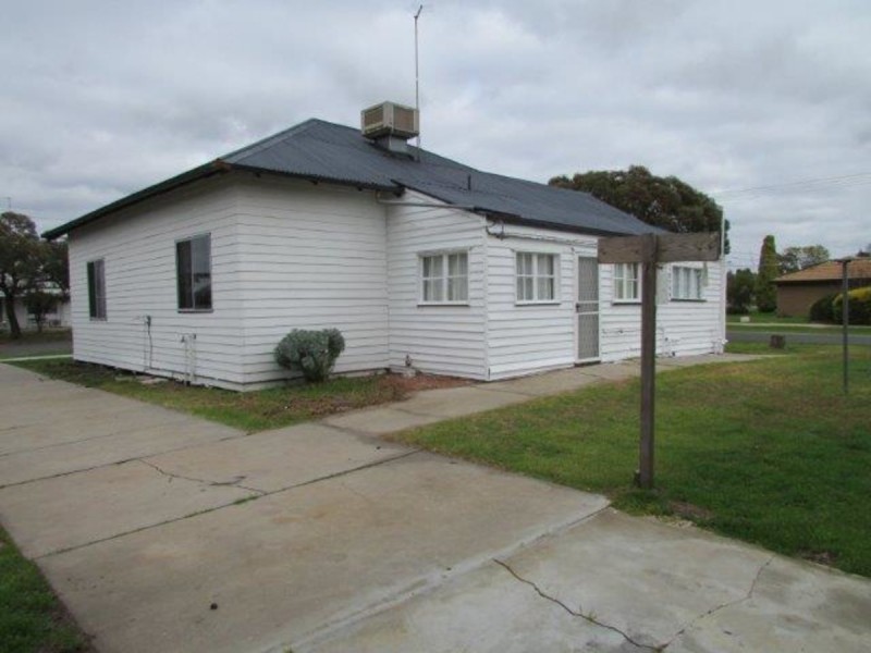 8 O’Brien Street, Warracknabeal VIC 3393