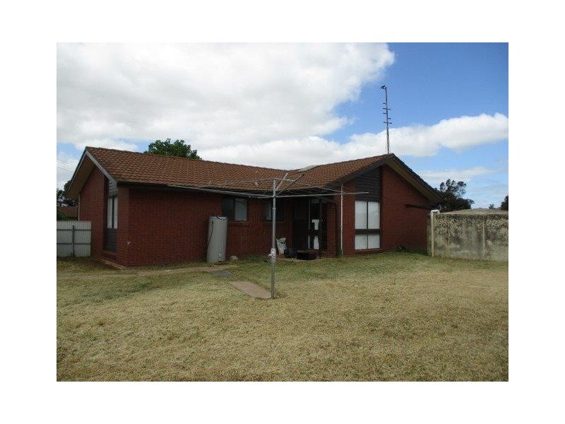 11 Ray Court, Donald VIC 3480