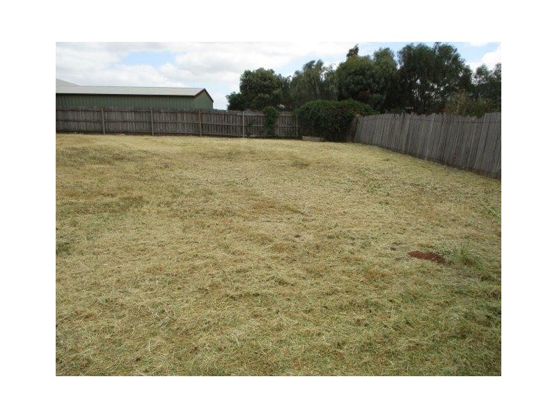 11 Ray Court, Donald VIC 3480