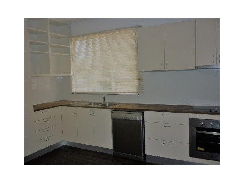 11 Clifford, Warracknabeal VIC 3393