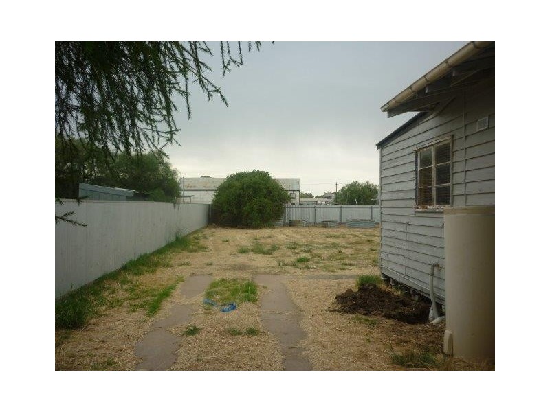 11 Clifford, Warracknabeal VIC 3393