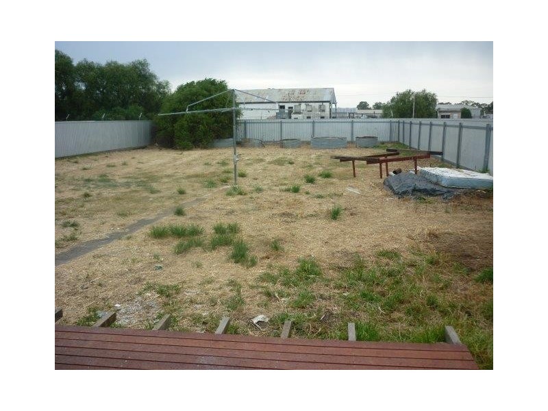 11 Clifford, Warracknabeal VIC 3393