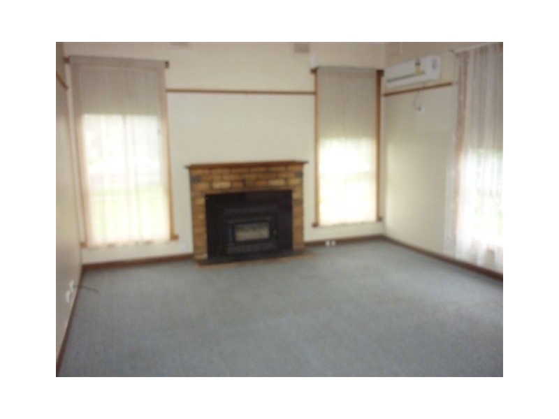 15 Clifford Street, Warracknabeal VIC 3393