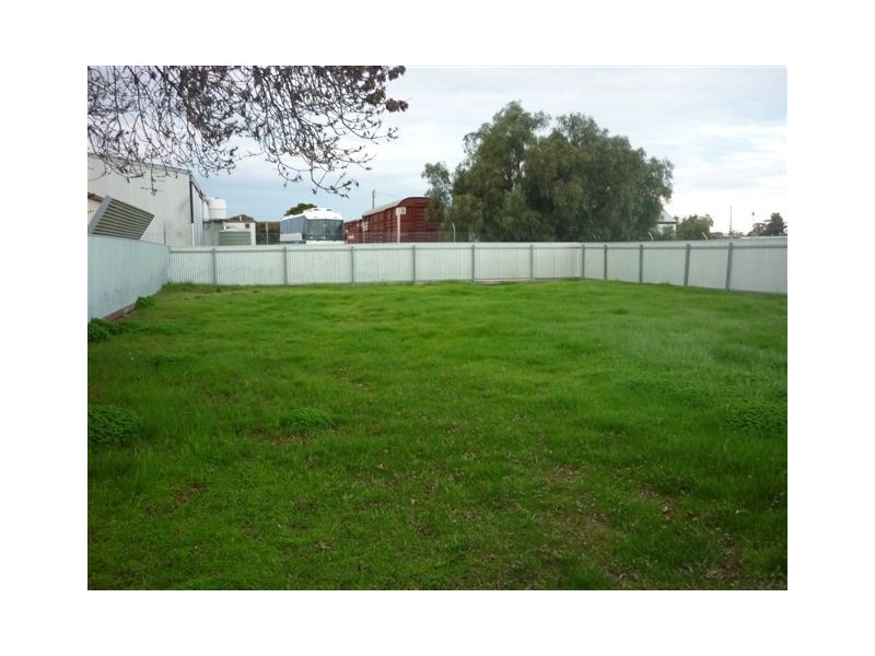 15 Clifford Street, Warracknabeal VIC 3393
