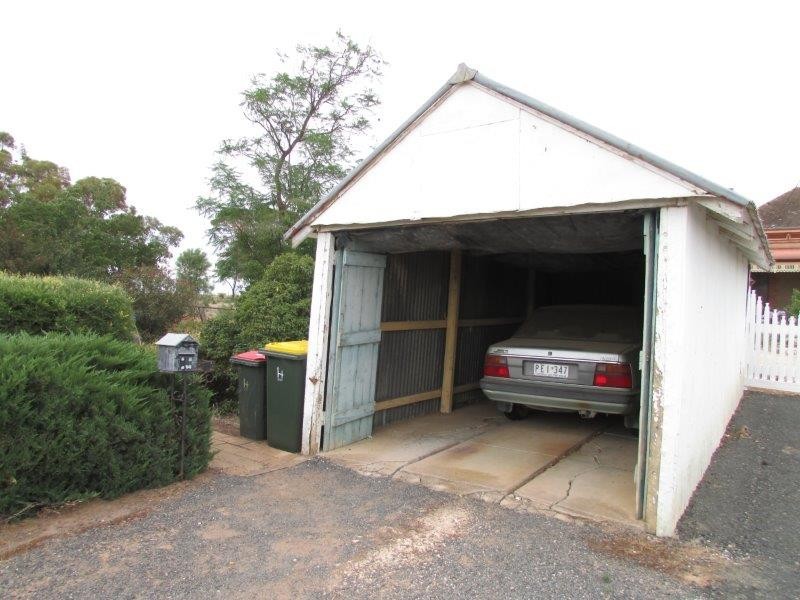 27 Cust Street, Rainbow VIC 3424