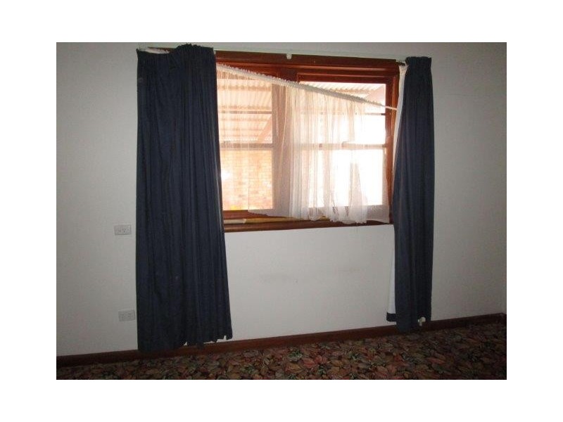 8 Jamouneau Street, Warracknabeal VIC 3393
