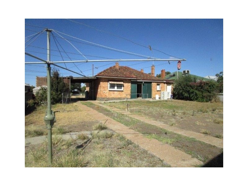 8 Jamouneau Street, Warracknabeal VIC 3393