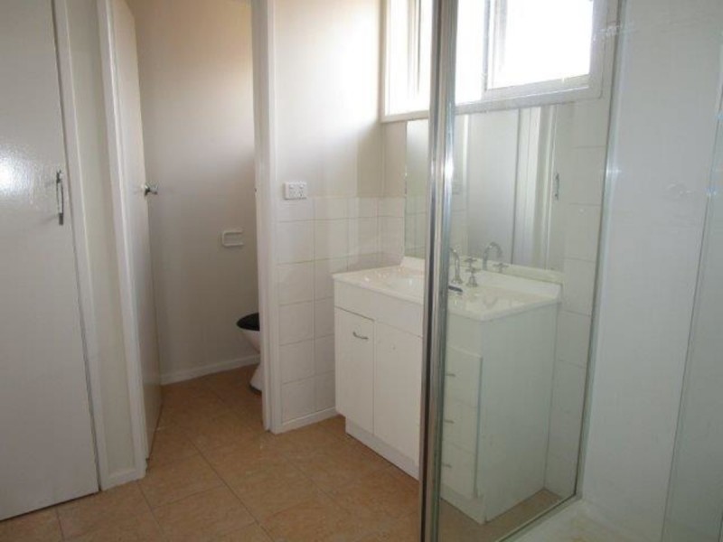 1/9 Camp Street, Donald VIC 3480