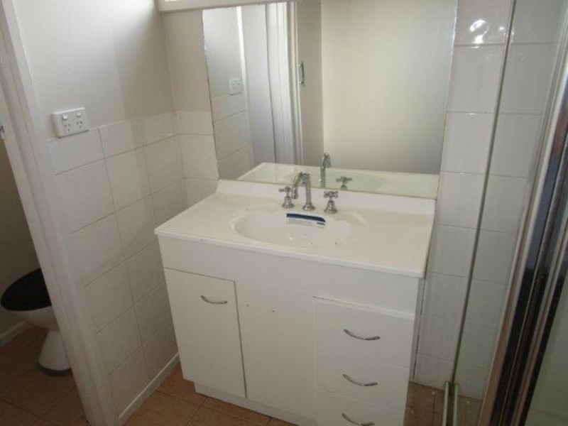 1/9 Camp Street, Donald VIC 3480