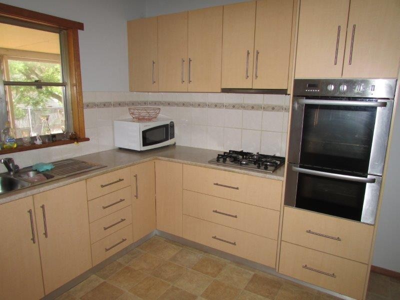 18 Gladstone Street, Beulah VIC 3395