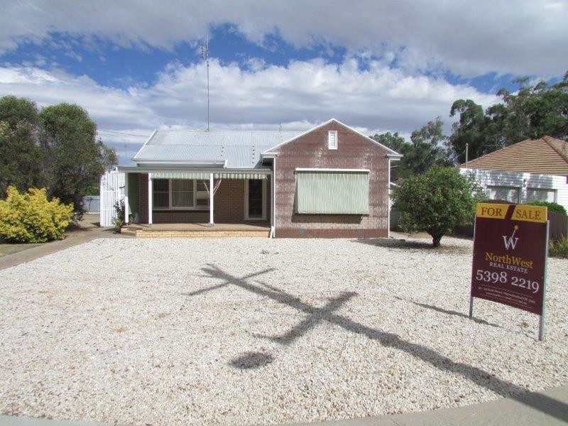 14 Alamein Avenue, Warracknabeal VIC 3393