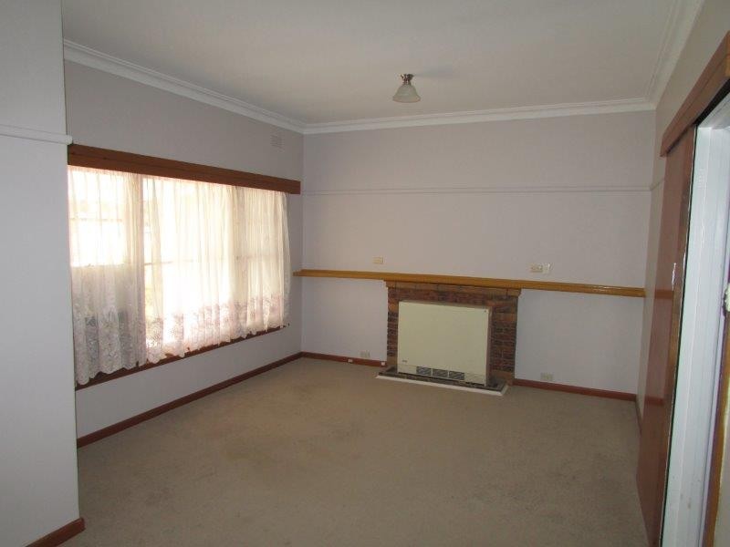 14 Alamein Avenue, Warracknabeal VIC 3393