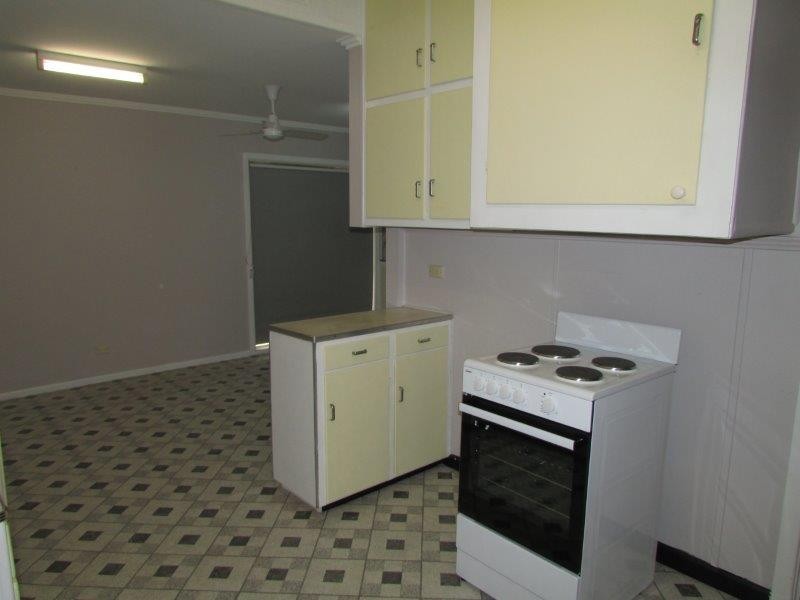 14 Alamein Avenue, Warracknabeal VIC 3393