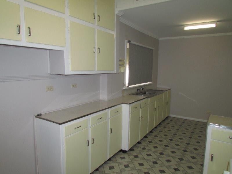 14 Alamein Avenue, Warracknabeal VIC 3393