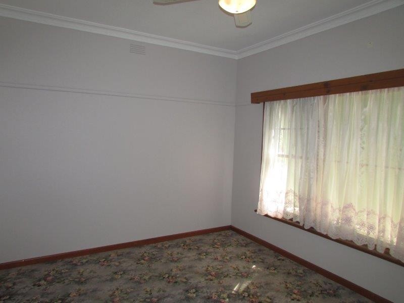 14 Alamein Avenue, Warracknabeal VIC 3393