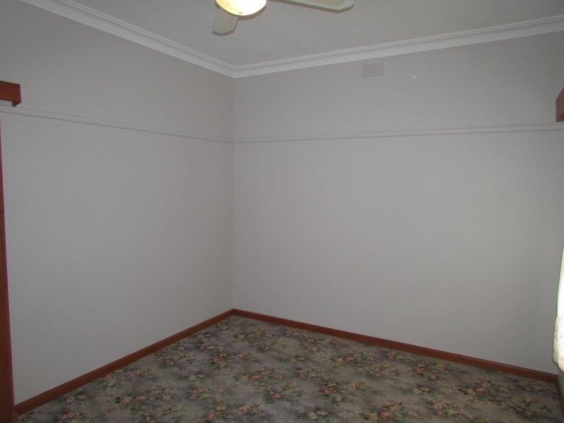 14 Alamein Avenue, Warracknabeal VIC 3393