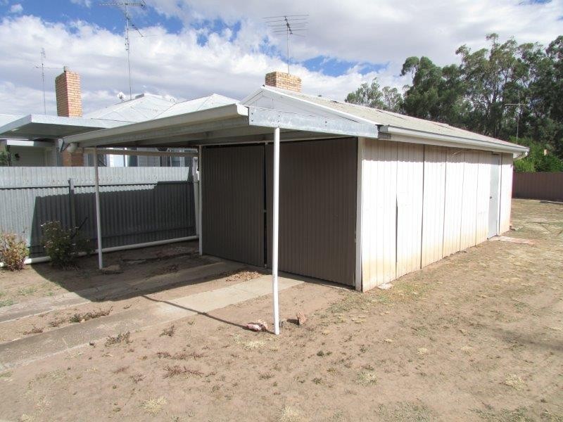 14 Alamein Avenue, Warracknabeal VIC 3393