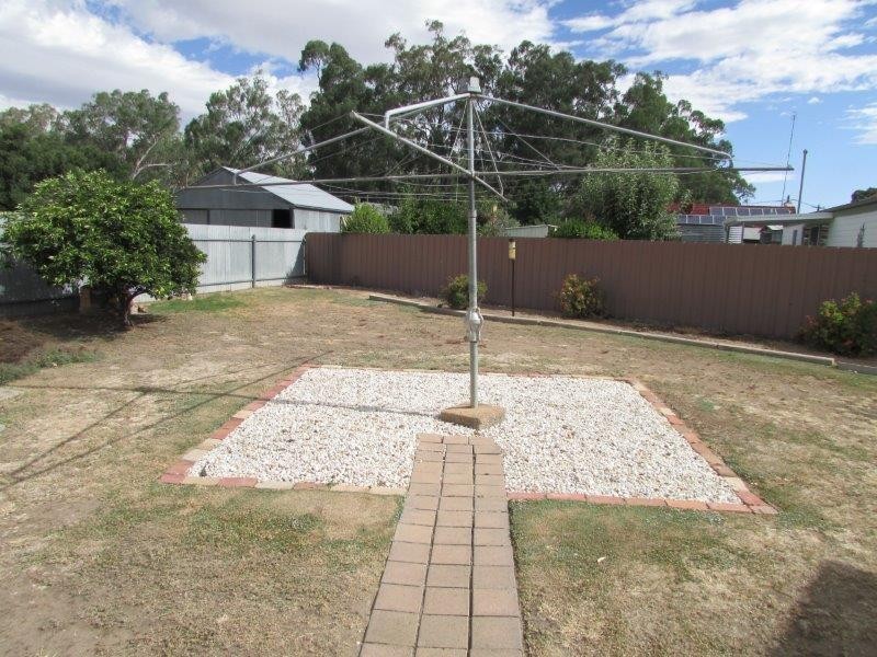 14 Alamein Avenue, Warracknabeal VIC 3393