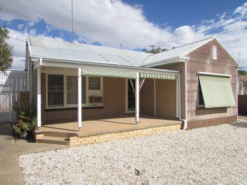 14 Alamein Avenue, Warracknabeal VIC 3393