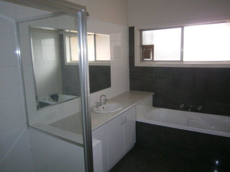 22 Campbell Street, Donald VIC 3480