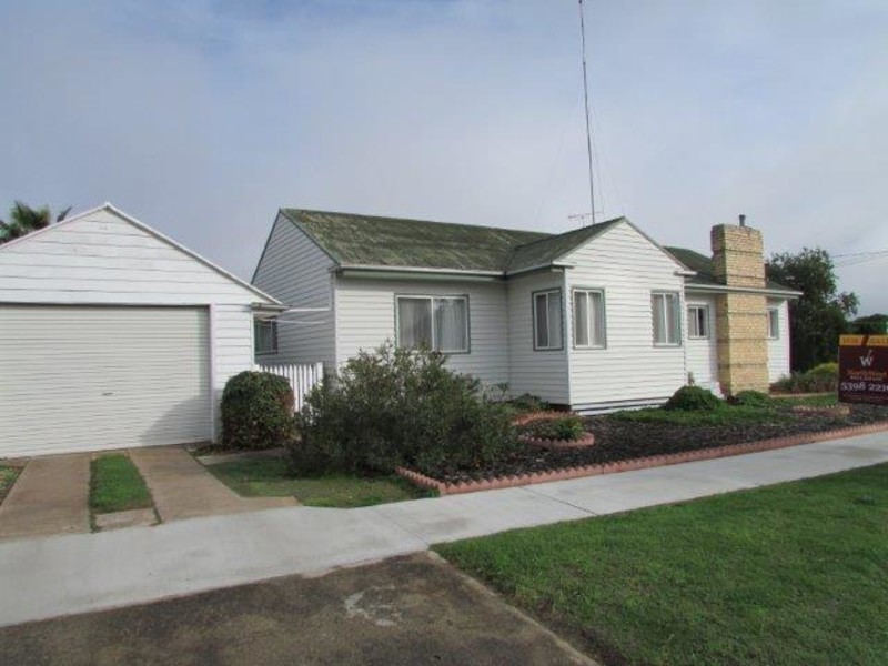 2 Kokoda Avenue, Warracknabeal VIC 3393