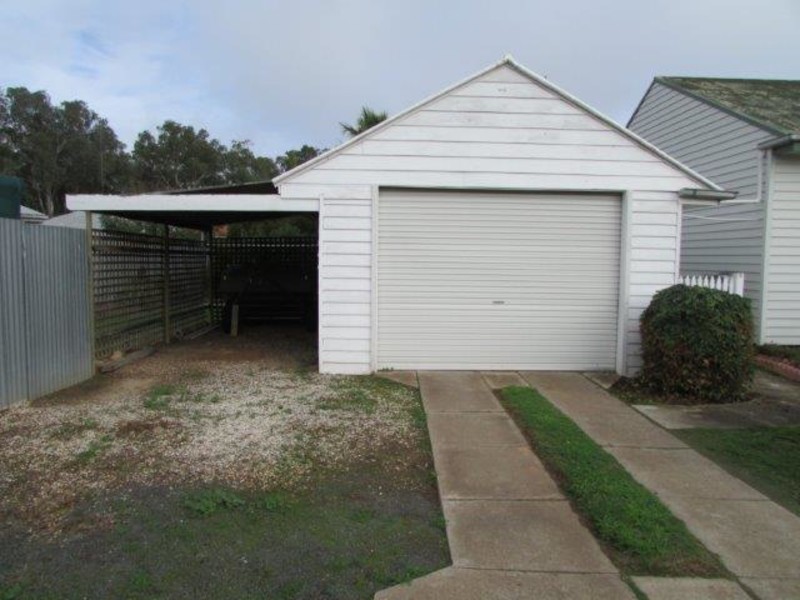 2 Kokoda Avenue, Warracknabeal VIC 3393