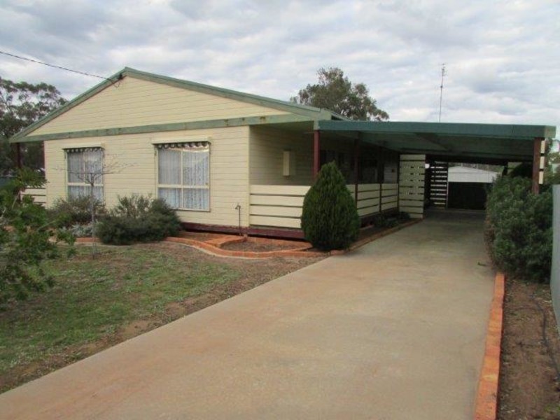 3 Burma Avenue, Warracknabeal VIC 3393