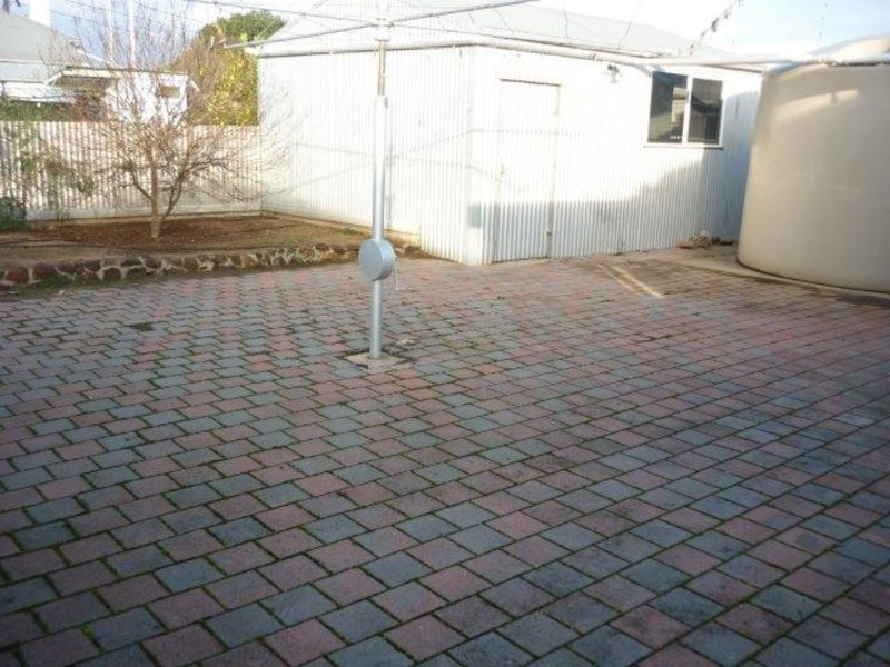 17 Campbell Street, Warracknabeal VIC 3393