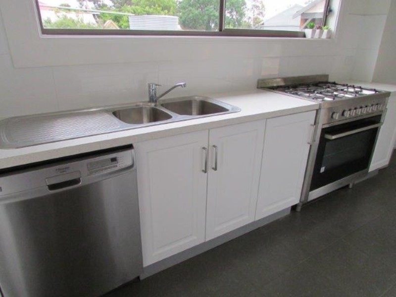 6 Craig Avenue, Warracknabeal VIC 3393