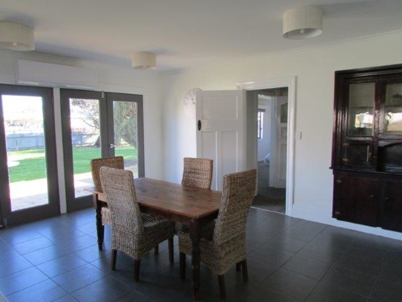 6 Craig Avenue, Warracknabeal VIC 3393