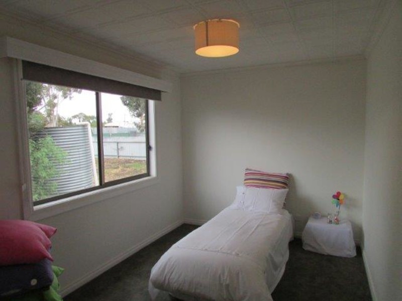 6 Craig Avenue, Warracknabeal VIC 3393