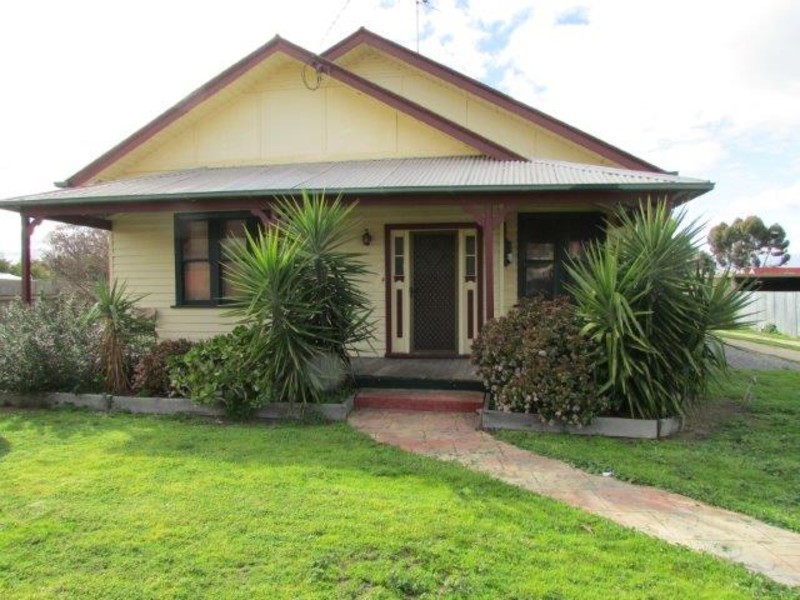 19 Devereux Street, Warracknabeal VIC 3393