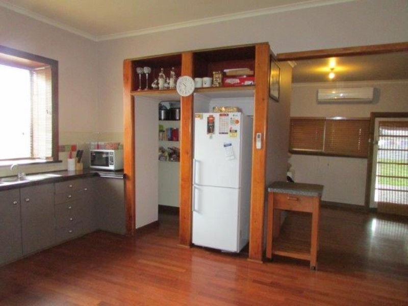 19 Devereux Street, Warracknabeal VIC 3393