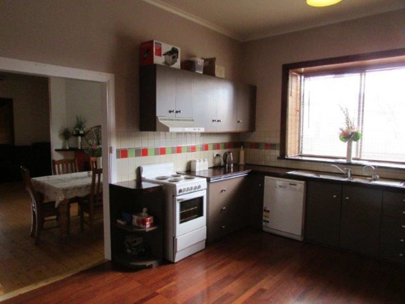 19 Devereux Street, Warracknabeal VIC 3393